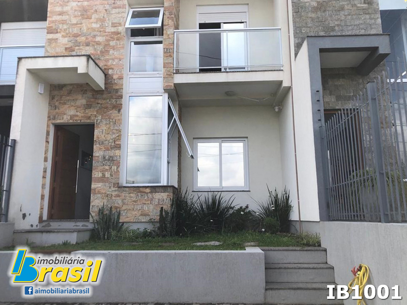 Sobrado com 134m².                        